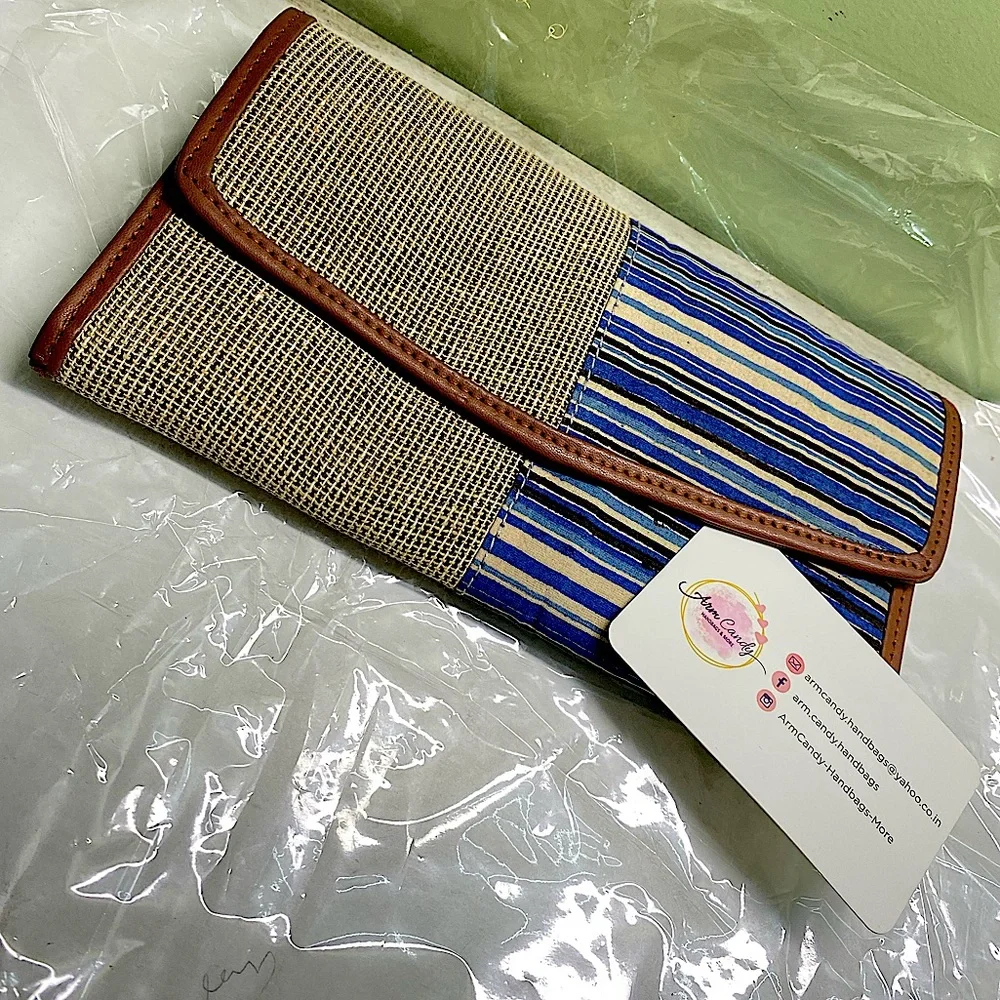 🎁Brand new Clutch/wallet - Picture 5 of 9